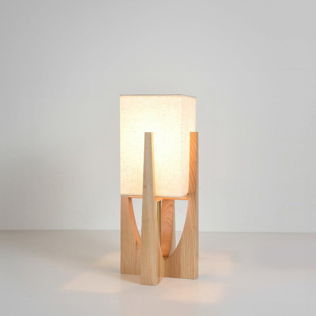 Gulvlampe i valnøtt | Minimalistisk og koselig