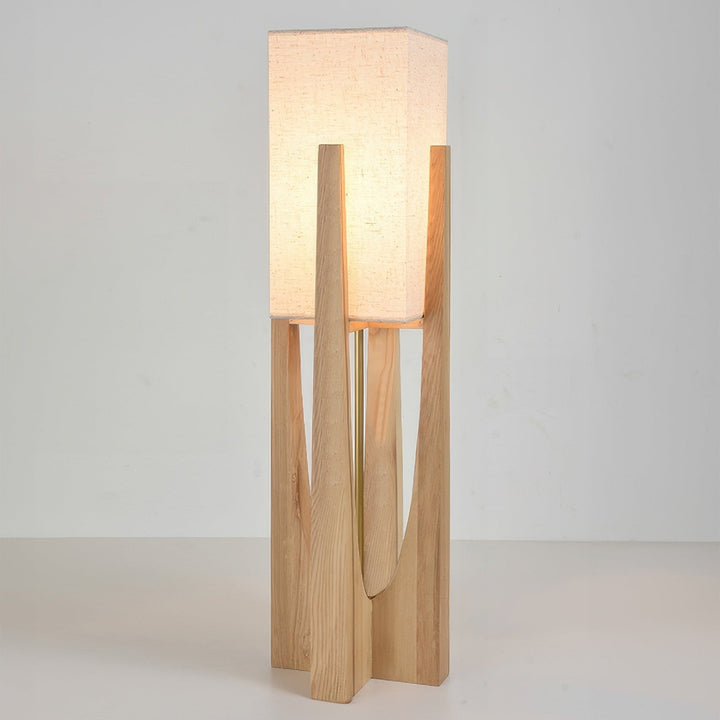Gulvlampe i valnøtt | Minimalistisk og koselig