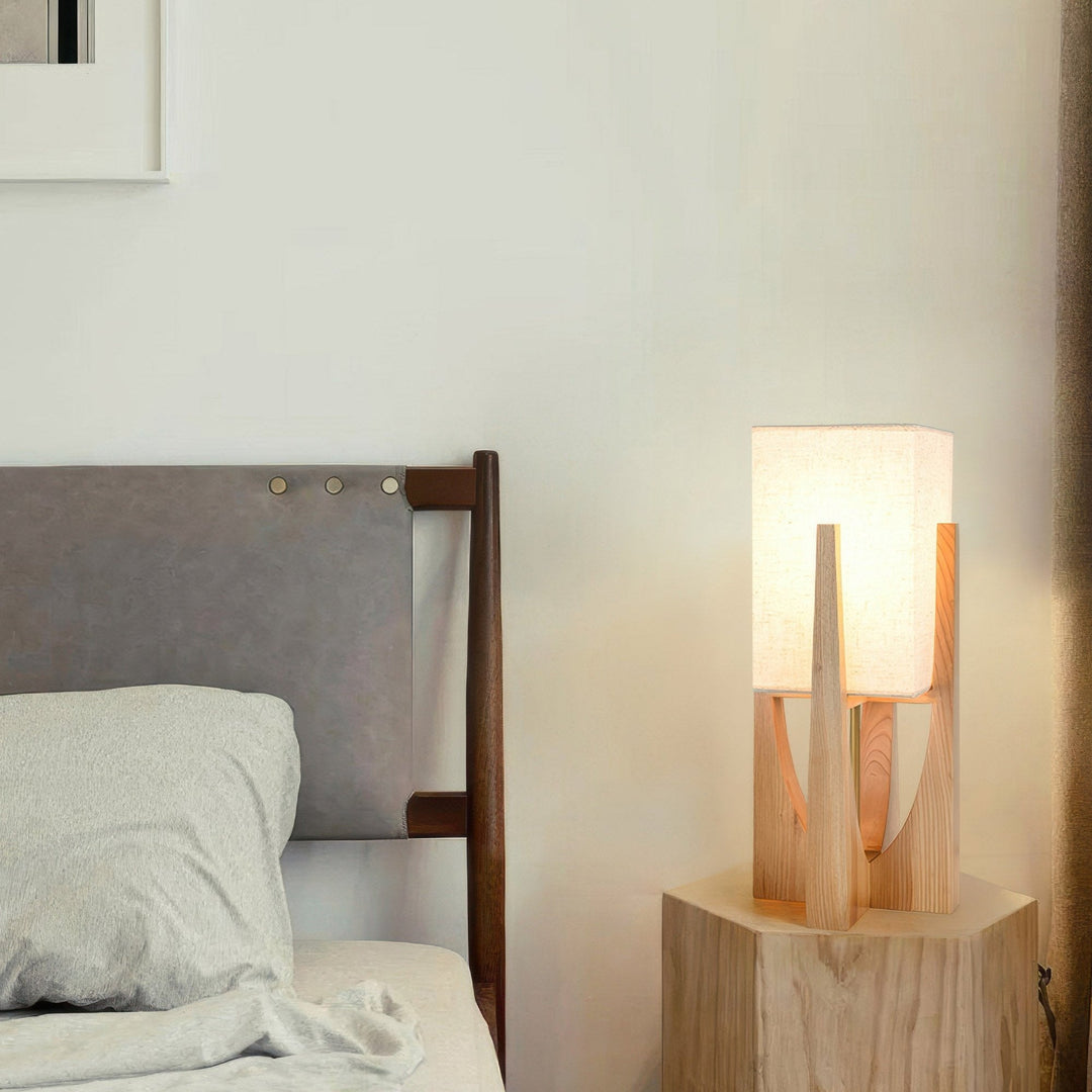 Gulvlampe i valnøtt | Minimalistisk og koselig