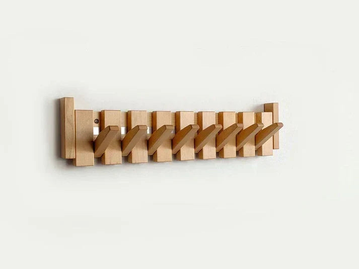Knaggrekke i tre med pianodesign – Elegant veggorganisator for entreen